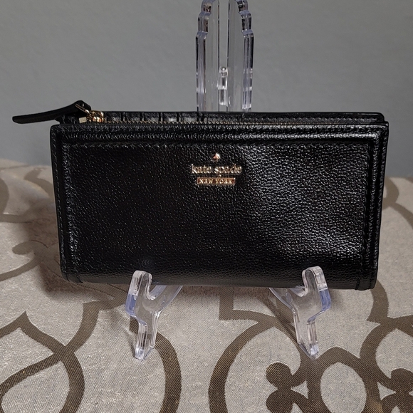 kate spade Handbags - Kate Spade Patterson Drive Braylon Black Wallet in Pebbled Leather. EUC